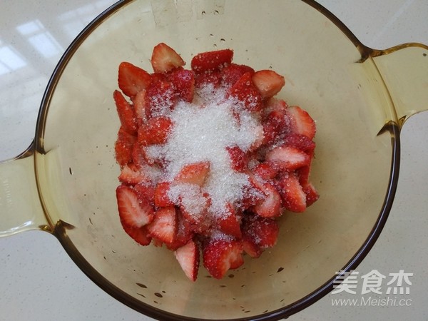 Strawberry Pulp Yogurt recipe