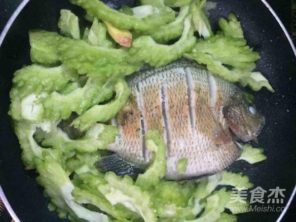 Bitter Gourd Braised Sunfish recipe