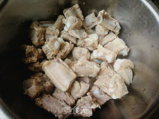 Stewed Pork Ribs with White Mushroom recipe