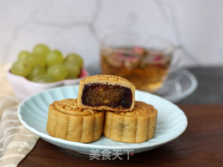 Cantonese Red Bean Paste and Egg Yolk Mooncake recipe