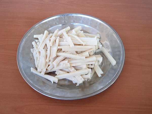 Stir-fried Celery with Bamboo Shoots recipe