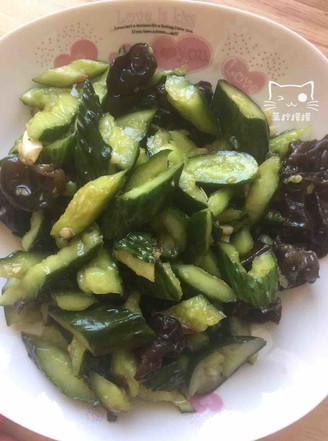 Fungus Mixed with Cucumber recipe
