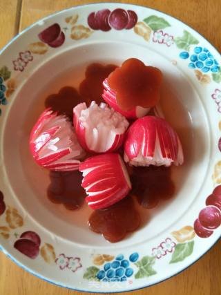 Hawthorn Cake Mixed with Cherry and Radish Flowers recipe