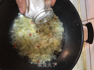 Sea Cucumber and Tremella Soup recipe