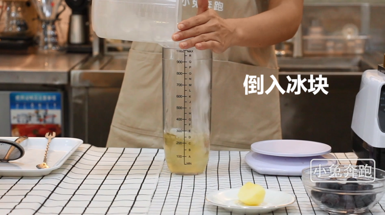 The Practice of Hey Tea Zhizhi Black Tea-bunny Running Milk Tea Tutorial recipe