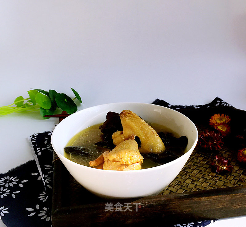 Black Fungus Chicken Soup recipe