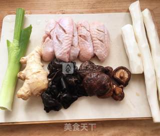 Fungus and Yam Chicken Wing Soup recipe