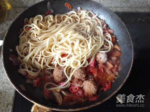 Spaghetti with Meatballs in Tomato Sauce recipe