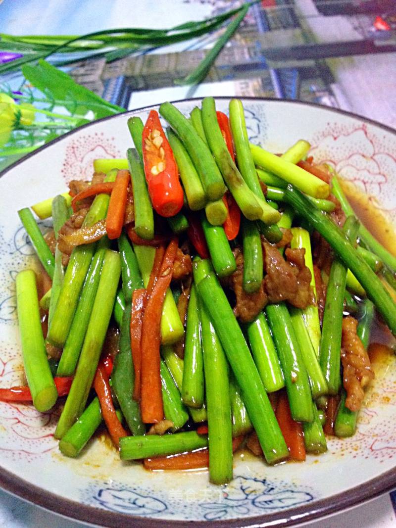 Stir-fried Shredded Pork with Garlic Moss recipe