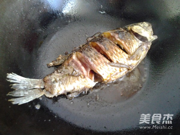 Braised Mushroom and Crucian Carp recipe