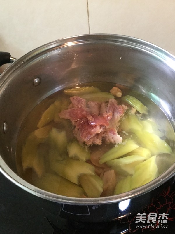 Bitter Gourd Lean Meat Soup recipe