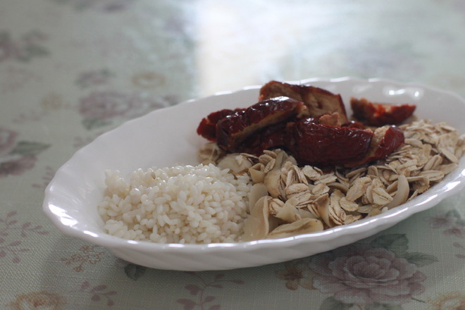 Oatmeal with Red Dates recipe