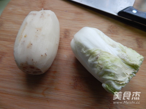 Sauce-flavored Cabbage Root Fried Lotus Root recipe