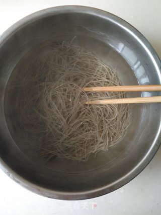 Stir-fried Bean Mouth with Shredded Pork with Vermicelli recipe