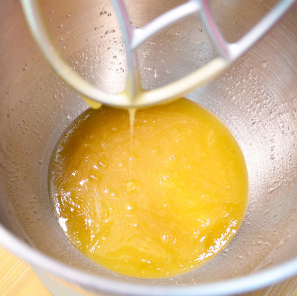 Cantonese-style Egg Yolk and Lotus Paste Mooncakes recipe