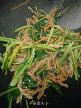 Vegetarian Fried Snail Noodles recipe