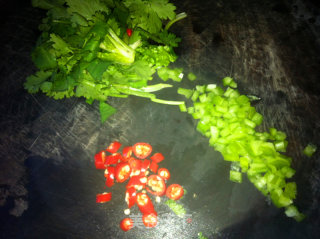 Coriander Mixed with Peanuts recipe