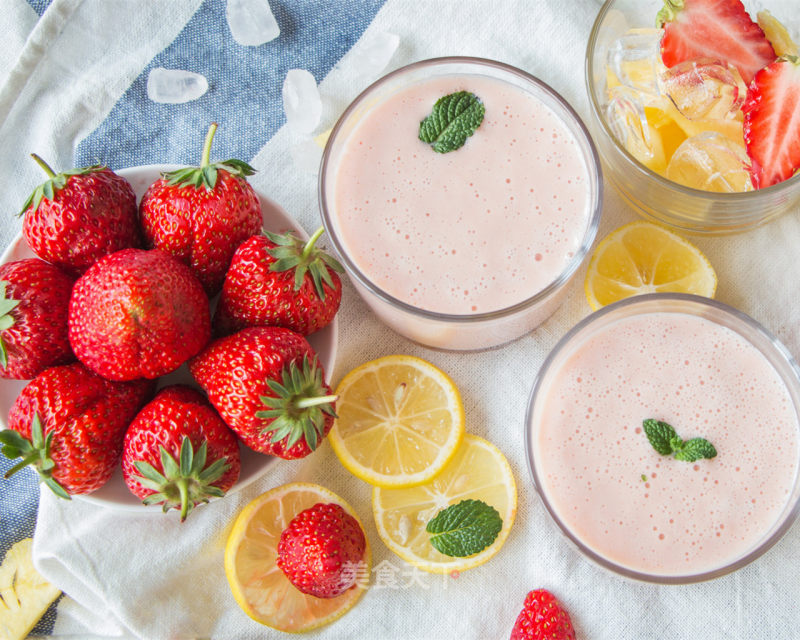 Strawberry Pineapple Milkshake recipe