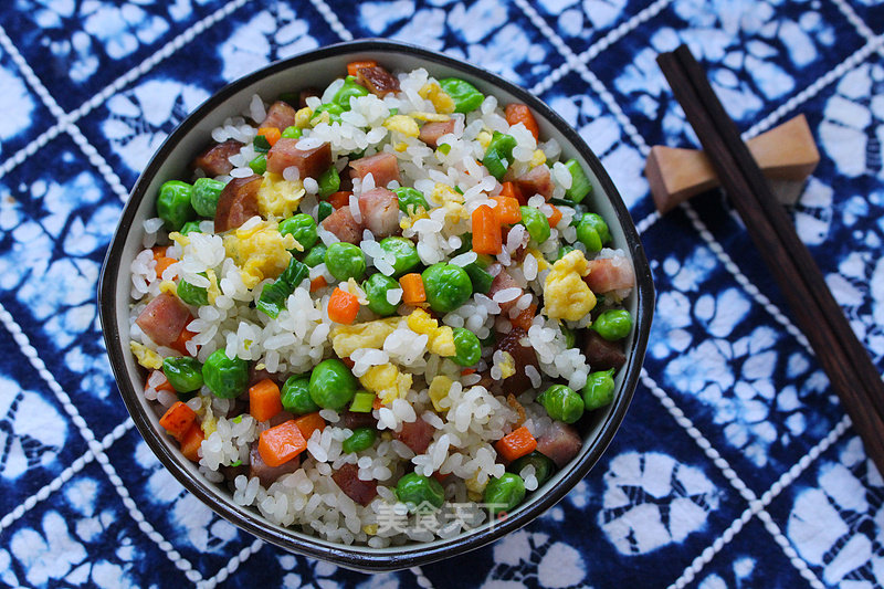 Fried Rice with Red Sausage and Colorful Eggs-an Exquisite Dinner for One Person recipe