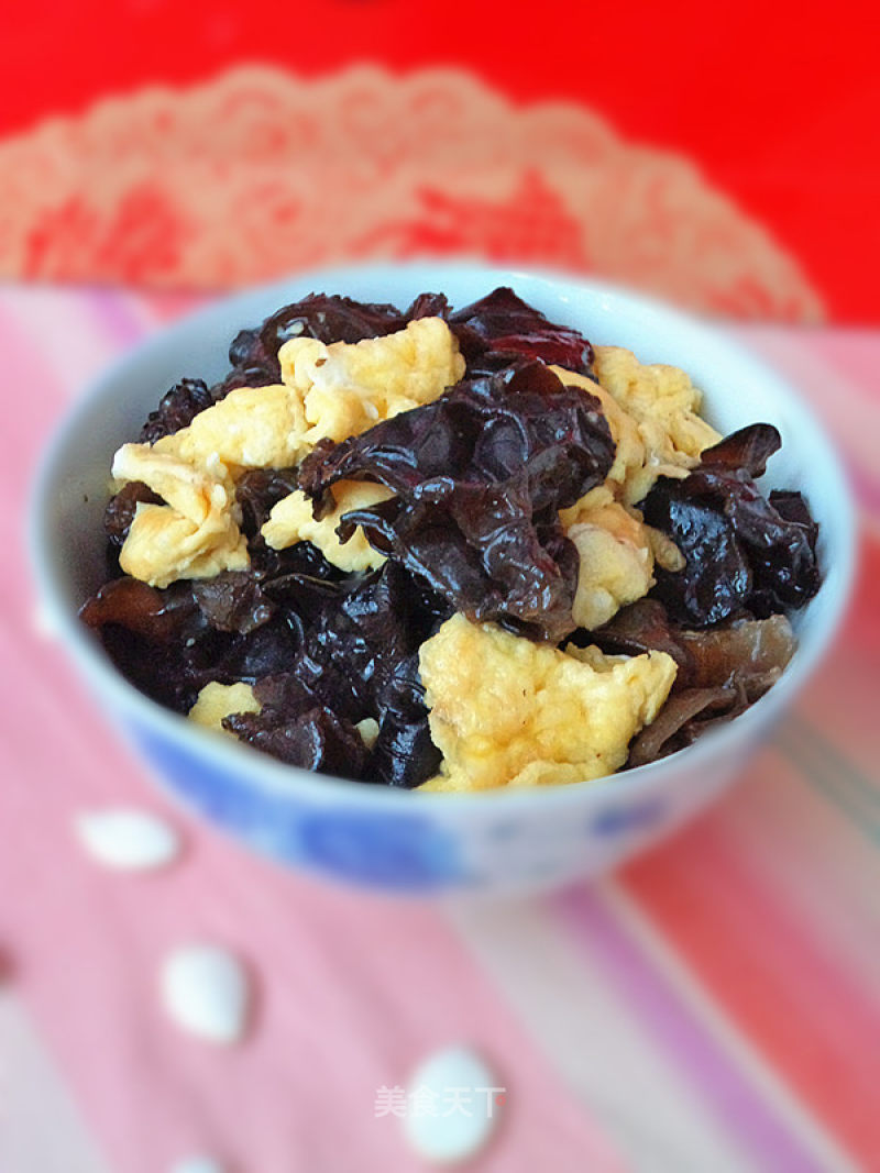 Scrambled Eggs with Fungus recipe