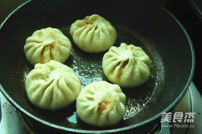 Fujian Water Fried Buns recipe