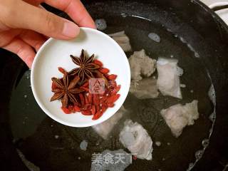 Nourishing Eyesight-chinese Yam and Wolfberry Ribs Soup recipe