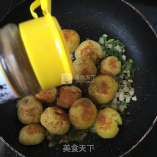 Pan-fried Baby Potatoes with Cumin recipe