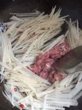 Stir-fried Shredded Radish with Meat recipe