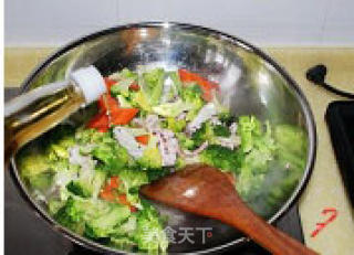 Anti-aging Delicacy ---fried Squid with Broccoli recipe