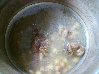 Peanuts, Lotus Seeds and Trotters Soup recipe
