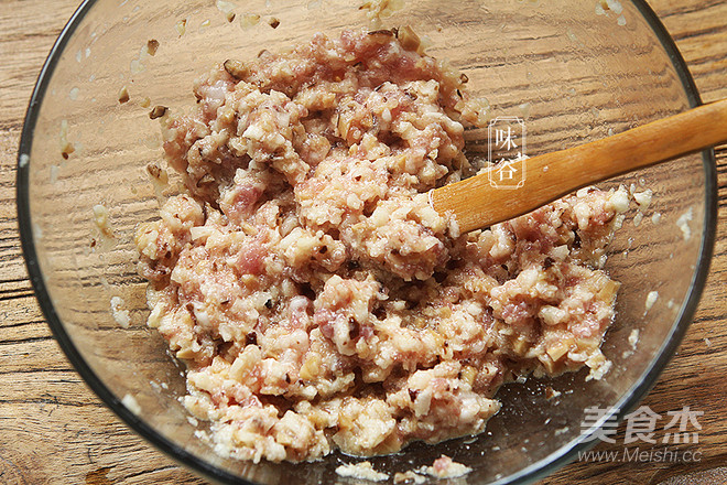 A Refreshing Meal in The Bitter Summer~stuffed Bitter Gourd recipe