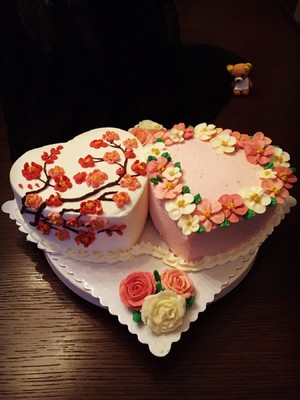 Plum Blossoms in The Purple Book Decorated with Cream Frosting recipe