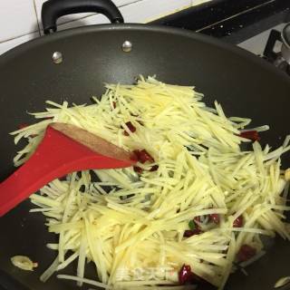 Hot and Sour Potato Shreds recipe