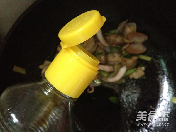 Stir-fried Seafood with Ginger recipe