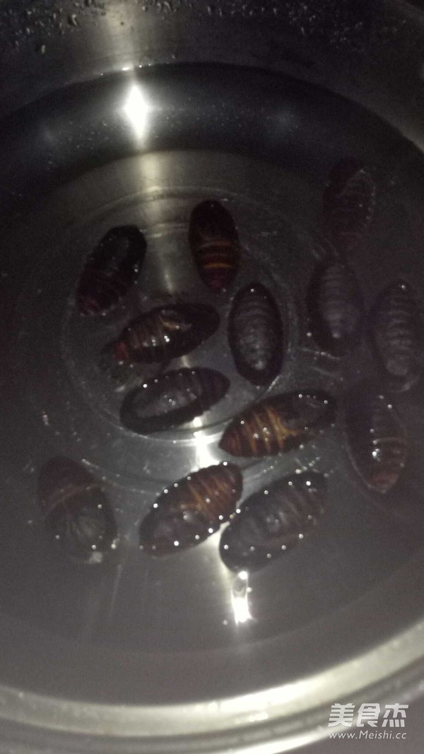 Dry Stir-fried Silkworm Pupa recipe