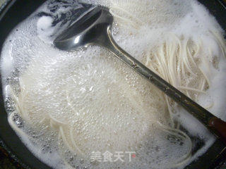 Fried Noodles with Golden Needle Mushroom and Rice White recipe