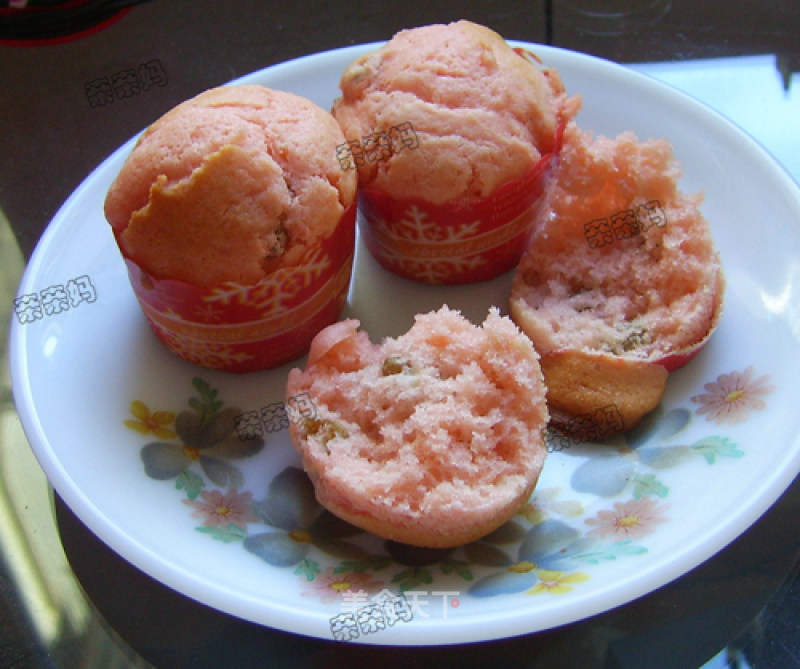 Strawberry Raisin Muffin recipe