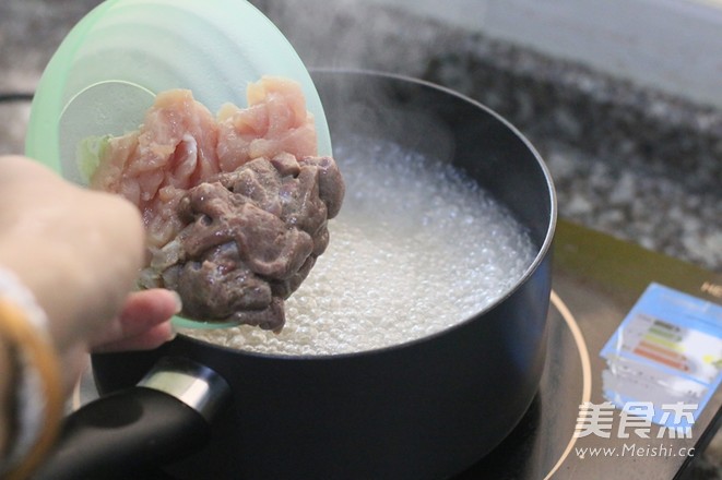 Pork Liver and Wolfberry Vegetable Soup recipe