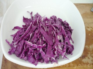 Purple Cabbage Mixed with Jellyfish recipe