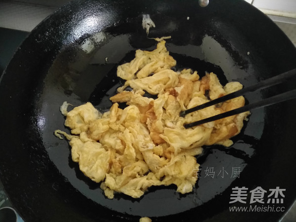 Spinach Noodles with Egg Sauce recipe
