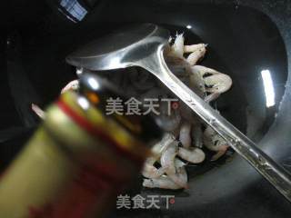 Stir-fried Jiangbai Shrimp with Leek recipe