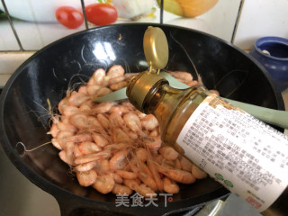 Fried Taihu White Shrimp in Oil recipe