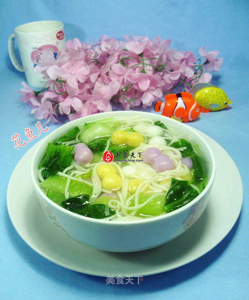 Green Vegetable Three-color Rice Cake Noodle Soup