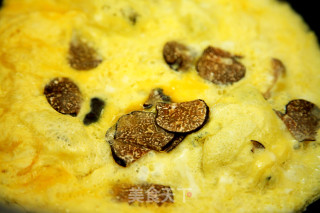 There is A Fresh Kitchen: Scrambled Eggs with Truffles recipe