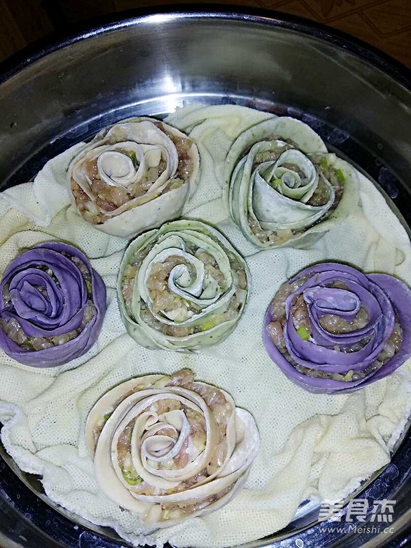 Rose Flower Steamed Dumplings recipe