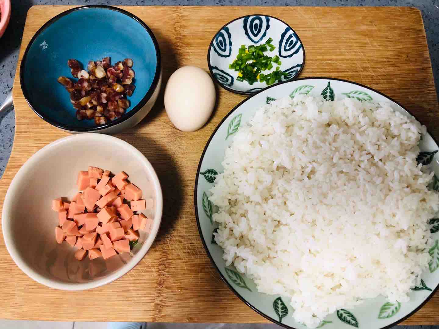 New Tricks Can be Made with Overnight Rice, Golden Fried Rice, for Adults and Children recipe