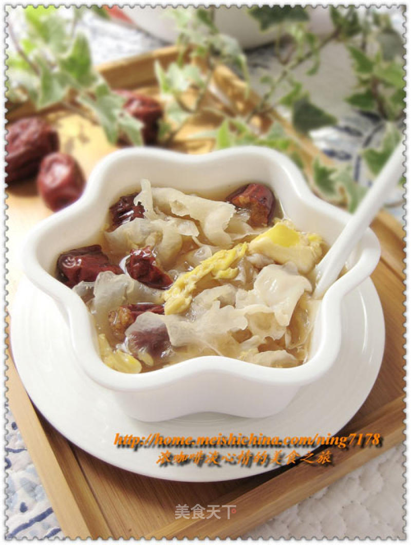 Nourishing Blood and Moisturizing-red Dates and Egg Sweet Soup recipe