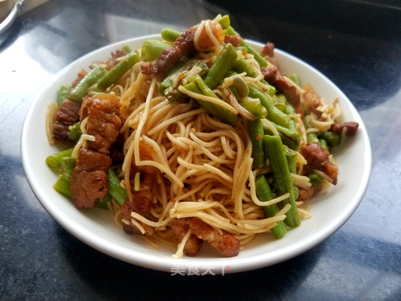 Braised Noodles with Long Beans recipe