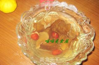 Black Fungus and Red Date Soup recipe