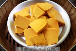 Shelled Bean Paste Buns, Pumpkin Meat Buns, Bear Paw Meat Buns Made of Pumpkin Puree recipe